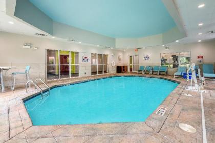 Holiday Inn Express & Suites Statesville - image 10
